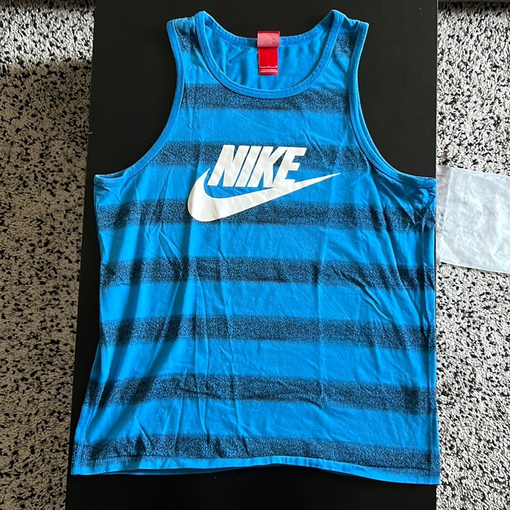 Nike tank